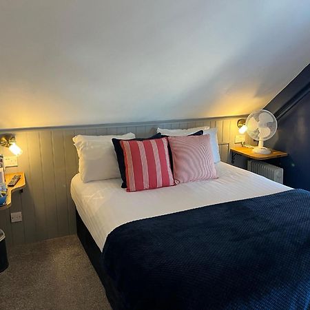 No: 1 The Esplanade Guest Accommodation. Tenby Exteriér fotografie