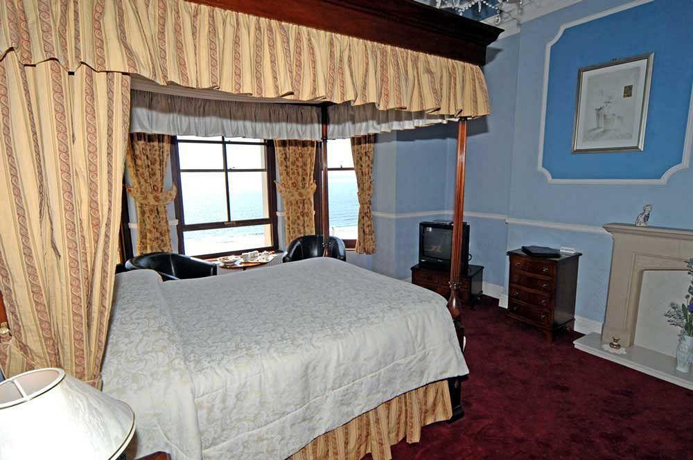 No: 1 The Esplanade Guest Accommodation. Tenby Exteriér fotografie