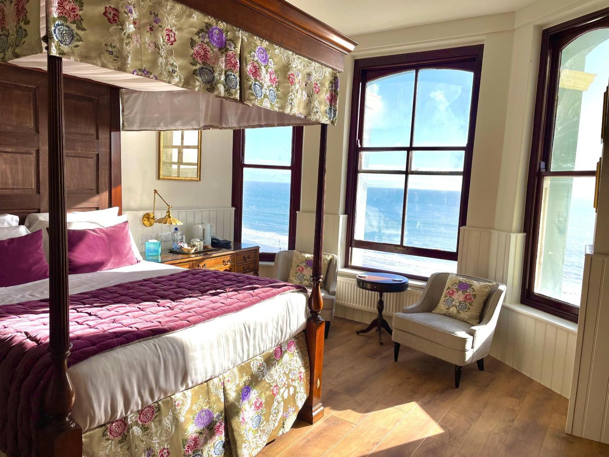 No: 1 The Esplanade Guest Accommodation. Tenby Pokoj fotografie