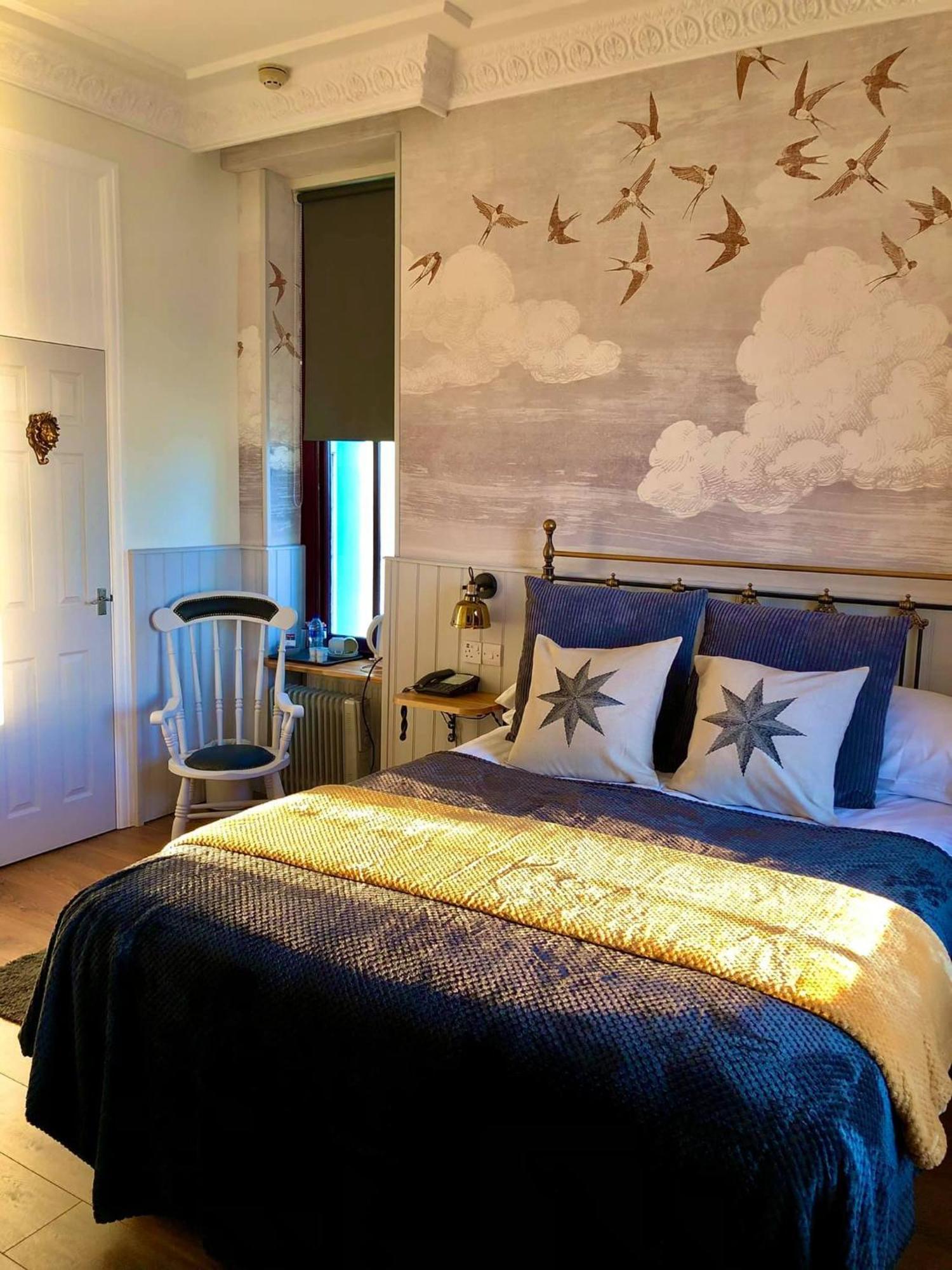 No: 1 The Esplanade Guest Accommodation. Tenby Pokoj fotografie