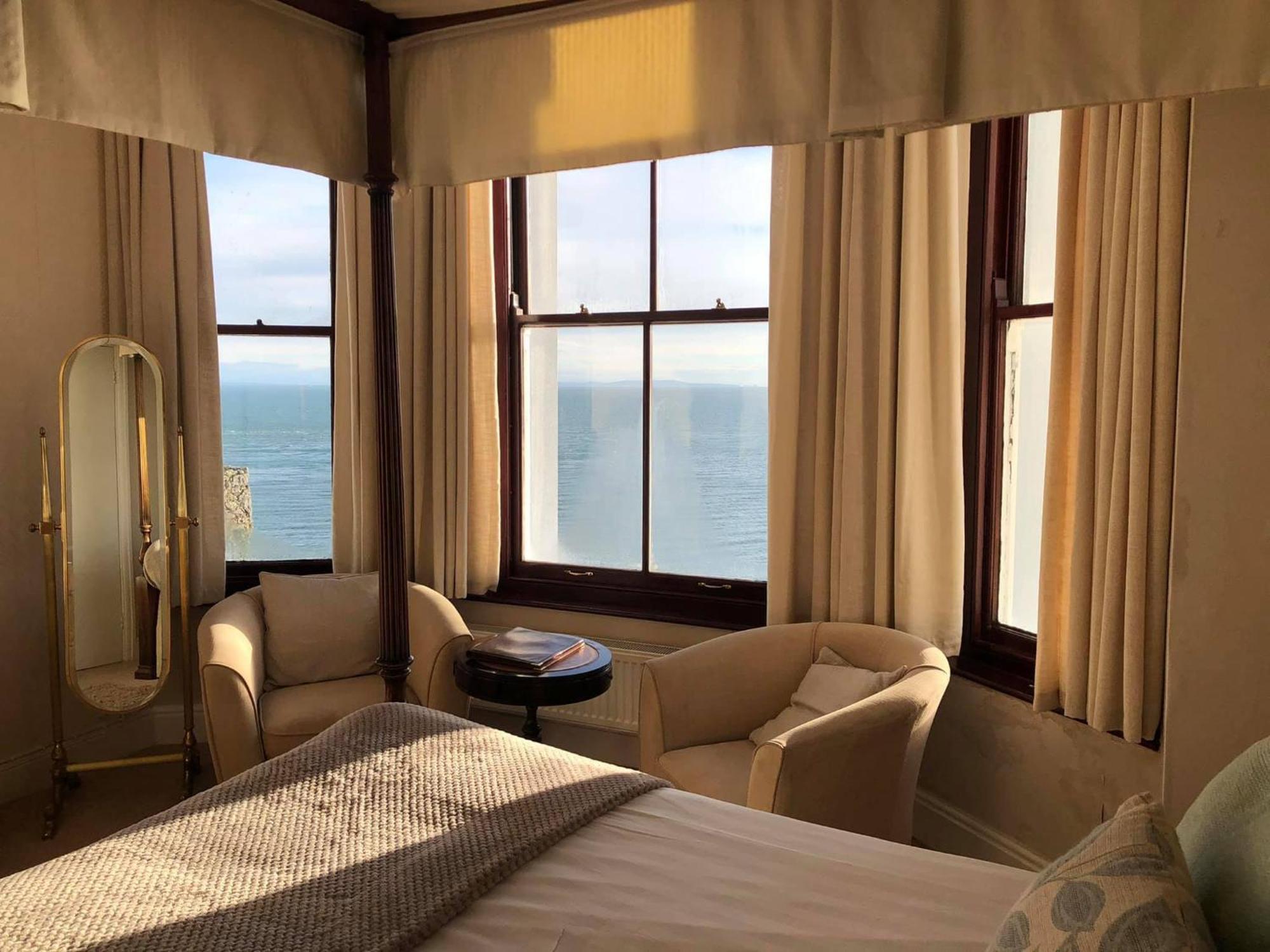 No: 1 The Esplanade Guest Accommodation. Tenby Pokoj fotografie