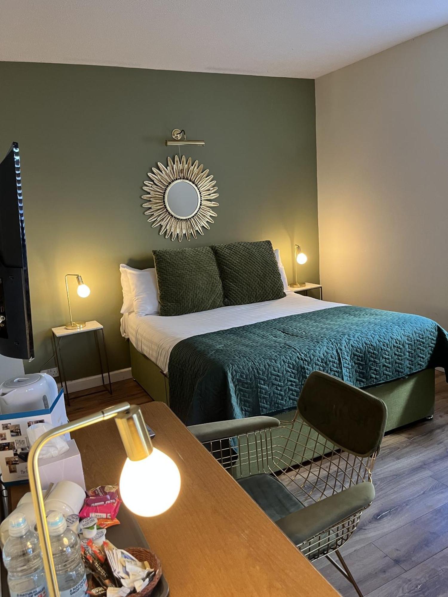 No: 1 The Esplanade Guest Accommodation. Tenby Pokoj fotografie