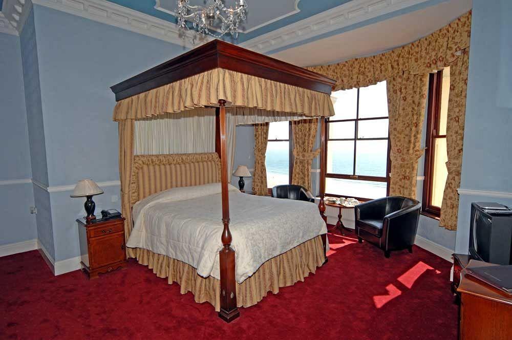 No: 1 The Esplanade Guest Accommodation. Tenby Exteriér fotografie